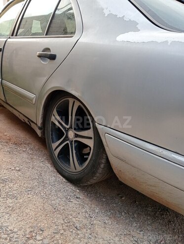 Mercedes E 230 1996, 317,000 km - 2.3 l - Bakı