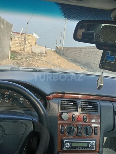 Mercedes E 230 1996, 317,000 km - 2.3 l - Bakı