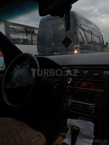 Mercedes E 230 1996, 317,000 km - 2.3 l - Bakı