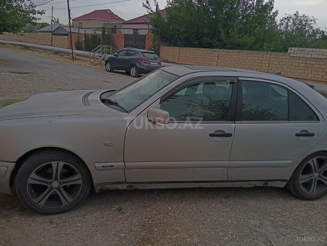 Mercedes E 230 1996, 317,000 km - 2.3 l - Bakı