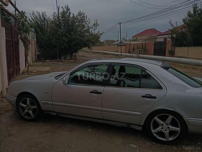 Mercedes E 230 1996, 317,000 km - 2.3 l - Bakı
