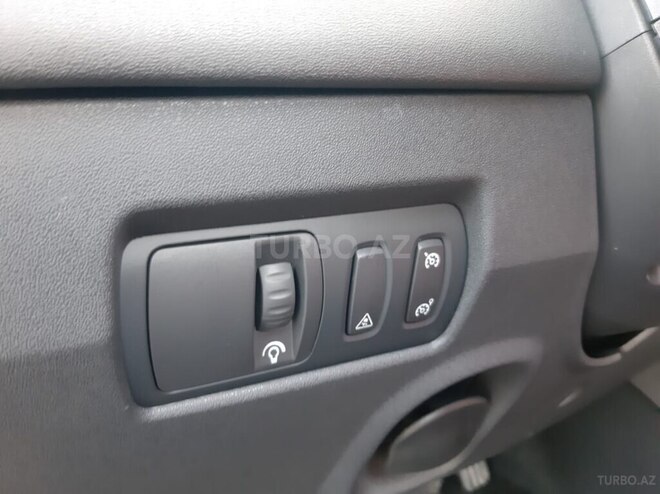 Renault Megane-13