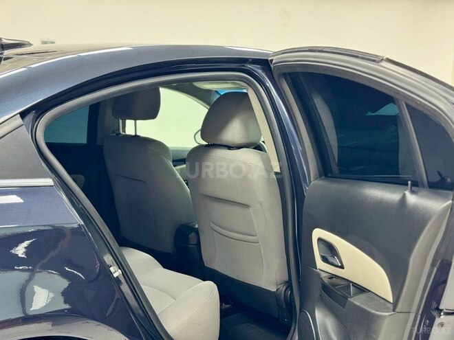 Chevrolet Cruze-17