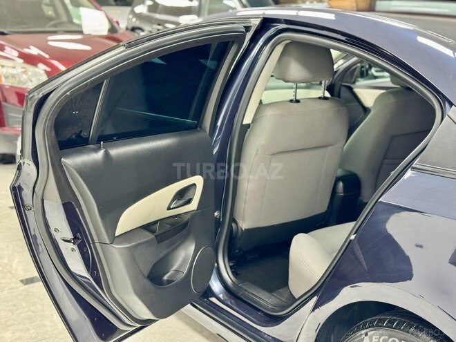 Chevrolet Cruze-16