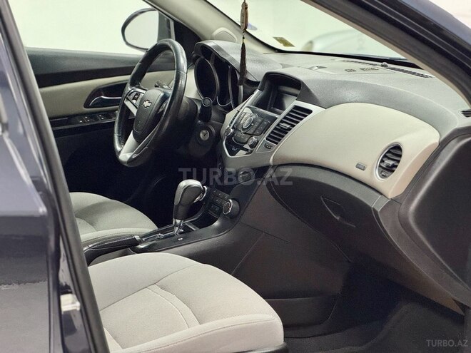 Chevrolet Cruze-10