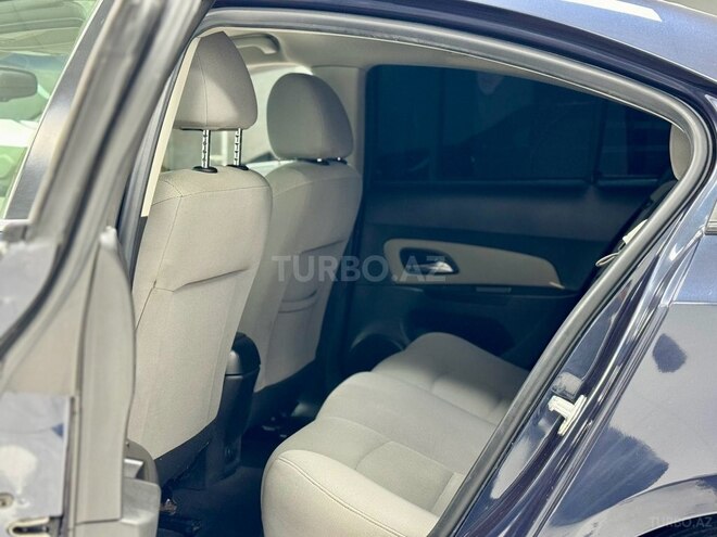 Chevrolet Cruze-18