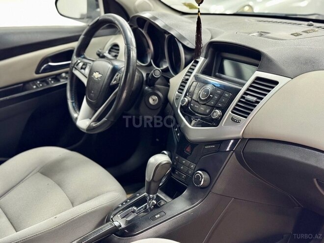 Chevrolet Cruze-14