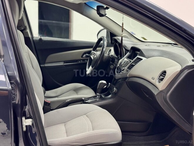 Chevrolet Cruze-20