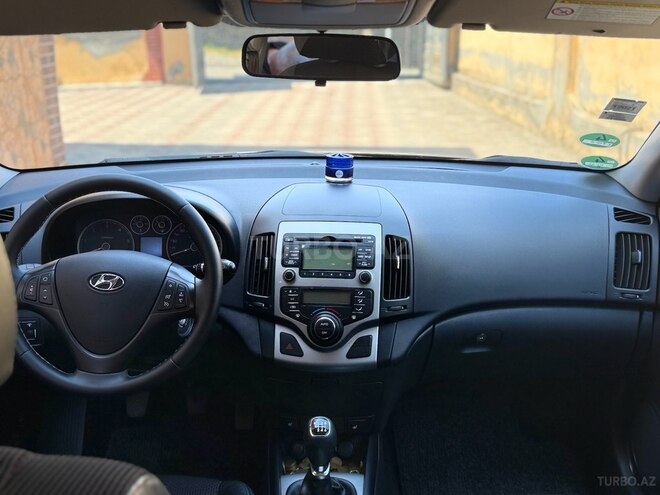 Hyundai i30 2011, 220,735 km - 1.6 л - Astara