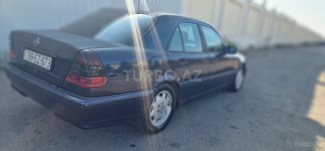 Mercedes C 180-7