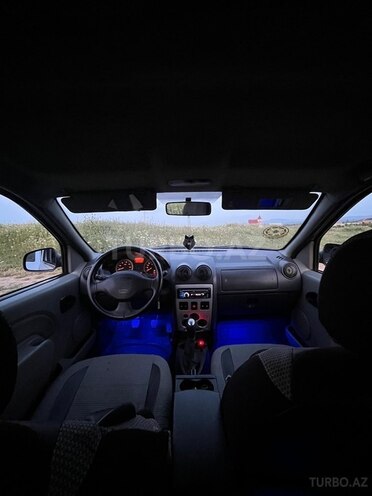 Dacia Logan 2008, 276,602 km - 1.5 l - Quba