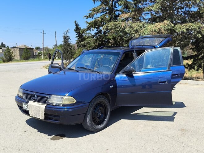 Opel Astra 1996, 401,736 km - 1.4 l - Yevlax
