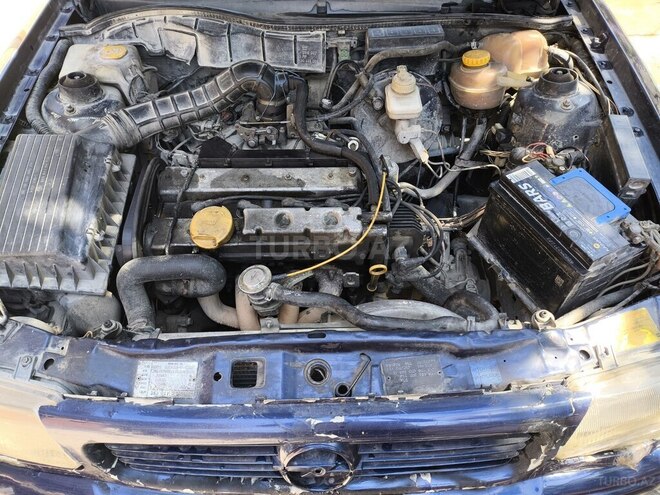 Opel Astra 1996, 401,736 km - 1.4 l - Yevlax