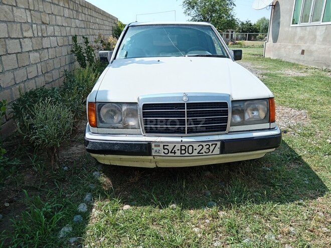 Mercedes E 200 d 2016, 123,456 km - 2.0 л - Sabirabad