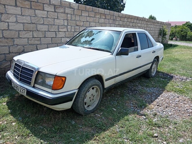 Mercedes E 200 d 2016, 123,456 km - 2.0 л - Sabirabad