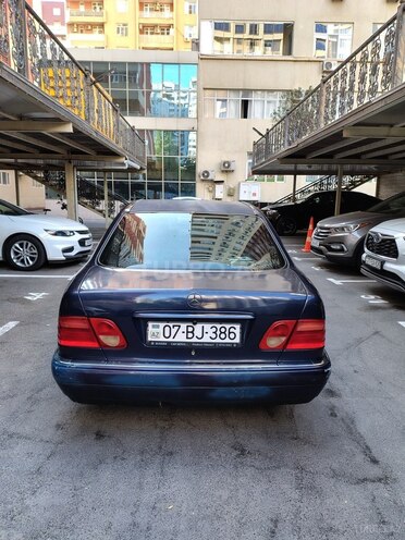 Mercedes E 240 1999, 400,627 km - 2.4 l - Bakı