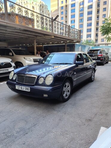Mercedes E 240 1999, 400,627 km - 2.4 l - Bakı