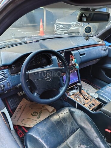Mercedes E 240 1999, 400,627 km - 2.4 l - Bakı