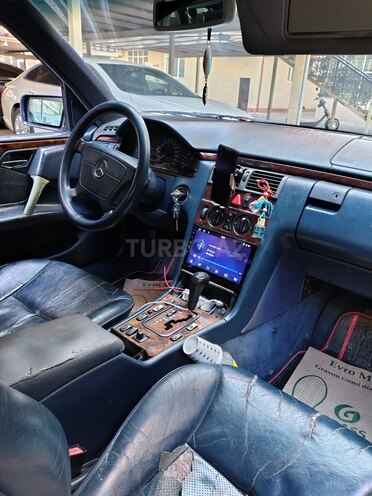 Mercedes E 240 1999, 400,627 km - 2.4 l - Bakı