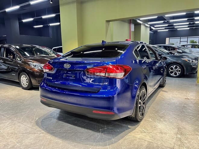 Kia Cerato-10