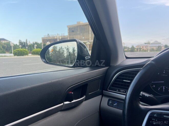 Hyundai Elantra 2016, 172 km - 2.0 l - Ucar