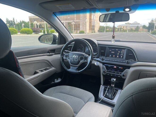 Hyundai Elantra 2016, 172 km - 2.0 l - Ucar