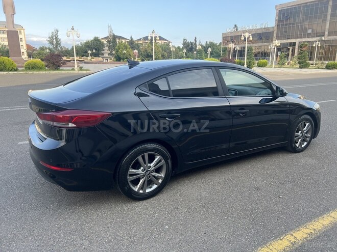 Hyundai Elantra 2016, 172 km - 2.0 l - Ucar