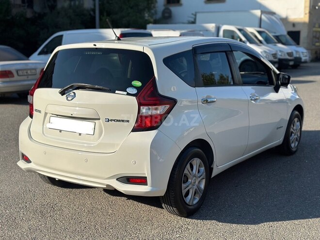 Nissan Note-7