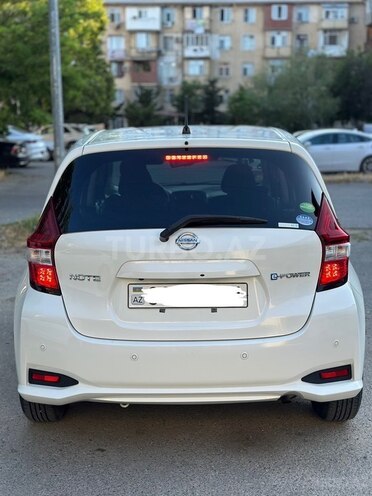 Nissan Note-2