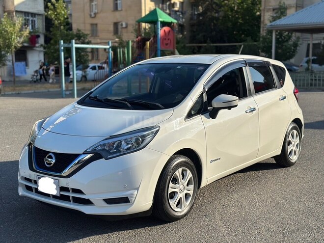 Nissan Note-5