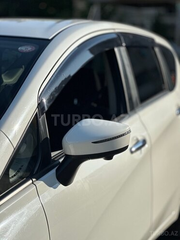 Nissan Note-8