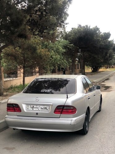 Mercedes E 240 1997, 580,000 km - 2.4 l - Bakı