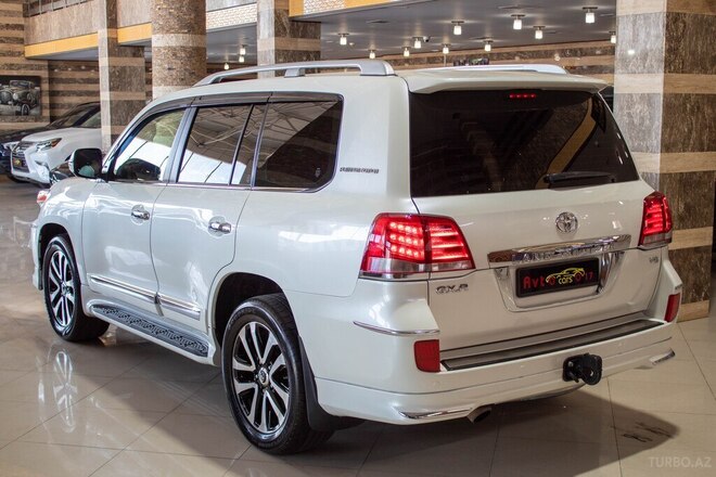Toyota Land Cruiser-9