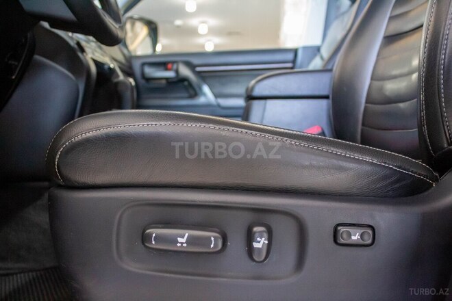 Toyota Land Cruiser-25