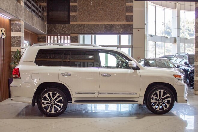 Toyota Land Cruiser-6