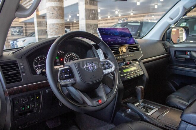 Toyota Land Cruiser-12
