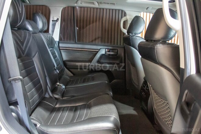 Toyota Land Cruiser-15