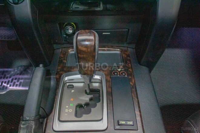 Toyota Land Cruiser-19