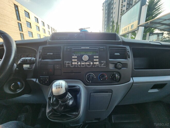 Ford Transit 2010, 246,000 km - 2.4 l - Quba