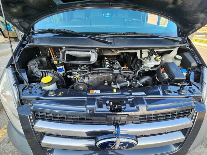 Ford Transit 2010, 246,000 km - 2.4 l - Quba
