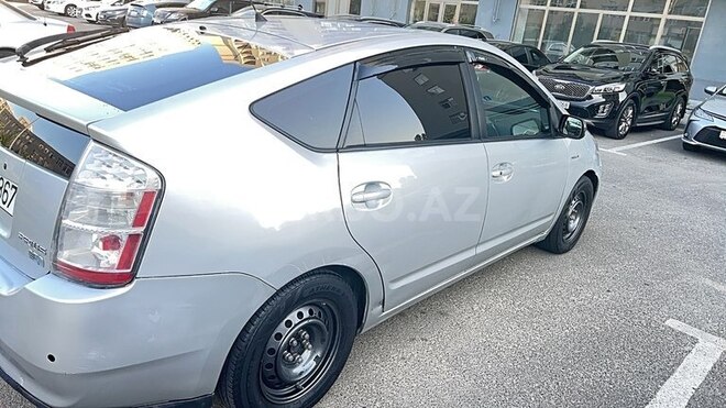 Toyota Prius-3