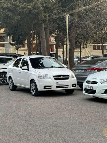 Chevrolet Aveo-5