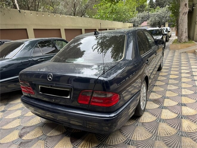 Mercedes E 220 d 1998, 333,000 km - 2.2 l - Bakı