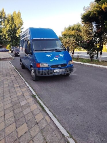 Ford Transit-2