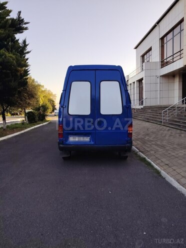 Ford Transit-7