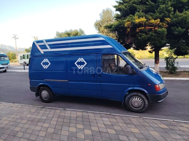 Ford Transit-4