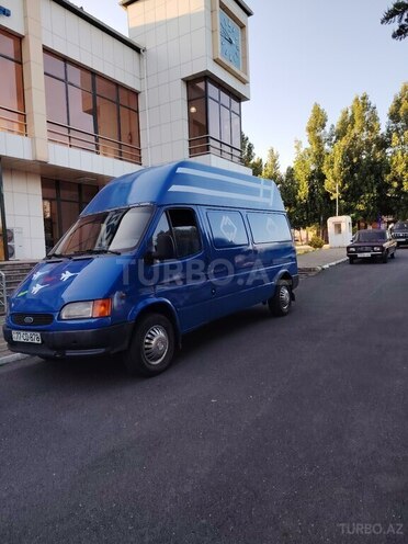 Ford Transit-3