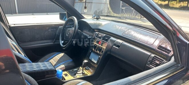 Mercedes E 240 1998, 200,000 km - 2.4 l - Şəmkir