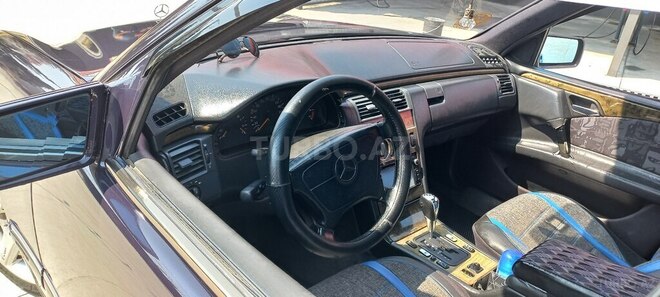 Mercedes E 240 1998, 200,000 km - 2.4 l - Şəmkir