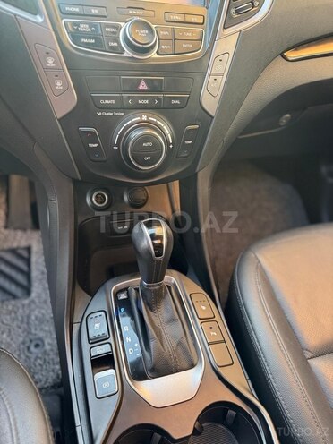 Hyundai Santa Fe-6